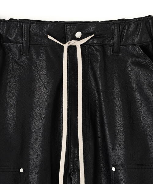 DANKE SCHON(ダンケシェーン)の「DankeSchon/ダンケシェーン/PU LEATHER W-KNEE PAINTER PANTS(その他パンツ・レディース・ブラック・L/M/S/XL)」の2枚目の写真