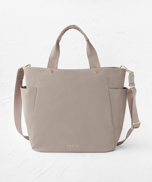 TOCCA(トッカ)の「ALINE NYLONTOTE ナイロントートバッグ(トートバッグ・レディース・ベージュ系/ネイビー系/ブラック系・F)」の21枚目の写真