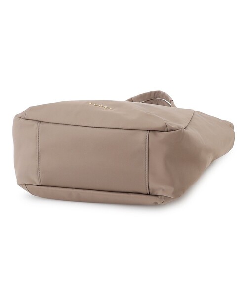 TOCCA(トッカ)の「ALINE NYLONTOTE ナイロントートバッグ(トートバッグ・レディース・ベージュ系/ネイビー系/ブラック系・F)」の8枚目の写真