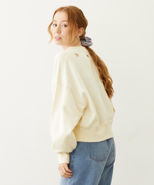 MILKFED.（ミルクフェド）の「HEART CUTWORK TOP（スウェット・レディース・オフホワイト/ライトブルー/チャコール・ONE SIZE）」の4枚目の写真