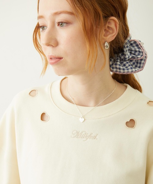 MILKFED.（ミルクフェド）の「HEART CUTWORK TOP（スウェット・レディース・オフホワイト/ライトブルー/チャコール・ONE SIZE）」の5枚目の写真