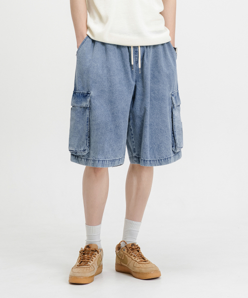 LEMAIN SECOND（リメインセカンド）の「BERMUDA WIDE ONE-TUCK CARGO DENIM SHORTS [LIGHT BLUE]（その他パンツ・メンズ・その他・MEDIUM/LARGE）」の2枚目の写真