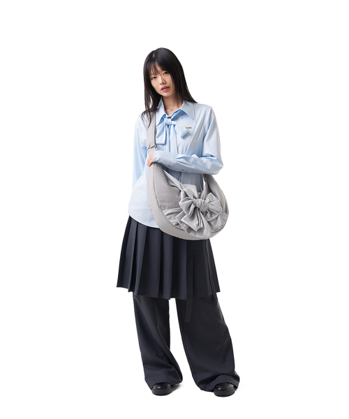 IUGAMAKARAS(イウガマカラス)の「Knotted Shoulder Bag (Nylon-Silver)(メッセンジャーバッグ・レディース・その他・FREE)」の8枚目の写真