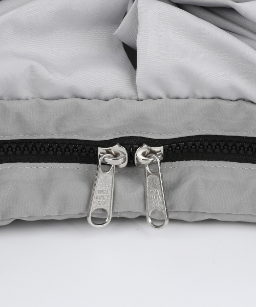 IUGAMAKARAS(イウガマカラス)の「Knotted Shoulder Bag (Nylon-Silver)(メッセンジャーバッグ・レディース・その他・FREE)」の13枚目の写真
