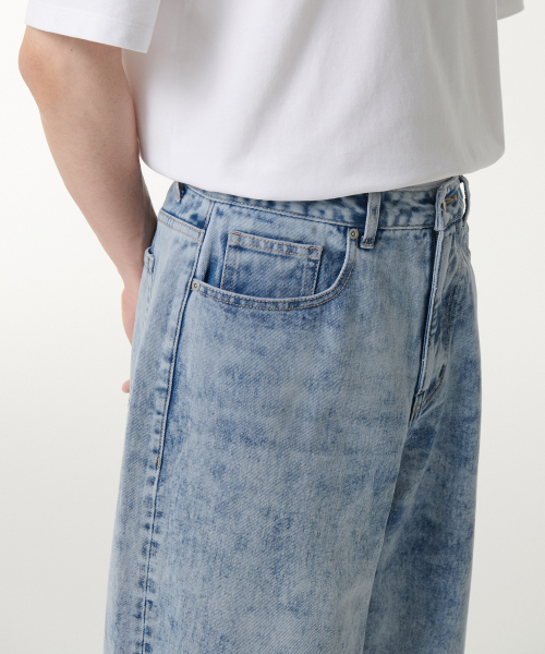 MUSINSA STANDARD（ムシンサスタンダード）の「フォグウォッシュドエクストラワイドデニムパンツ[ライトインディゴ]（デニムパンツ・メンズ・その他・38/36/34/32/29/30/31/33/26/27/28）」の5枚目の写真