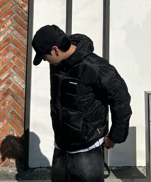 ライトリップストップパディングジャンパー ブラック（ダウン