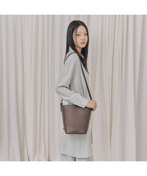 LAP（ラップ）の「DAILY BUCKET BAG AR7AB845（ショルダーバッグ・レディース・ブラック/ダークブラウン・FREE）」の3枚目の写真