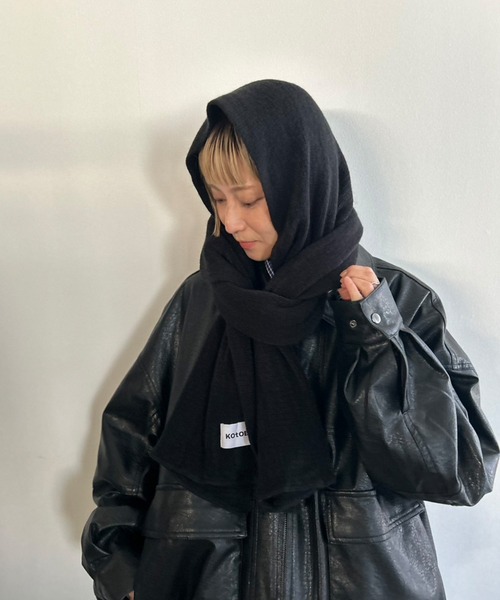 Kotoe(コトエ)の「【UNISEX】ソフトニット ボリュームマフラー(巻き方動画あり)(マフラー・レディース・グレー/ブラック/オフホワイト/レッド/ブラウン・FREE)」の14枚目の写真