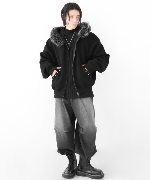 minsobi（ミンソビ）の「ファーフード スタッズジップパーカー（パーカー・メンズ・ブラック・FREE）」の8枚目の写真