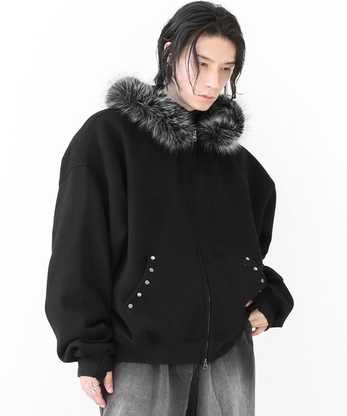 minsobi（ミンソビ）の「ファーフード スタッズジップパーカー（パーカー・メンズ・ブラック・FREE）」の17枚目の写真