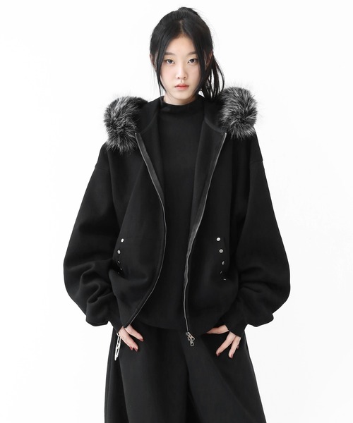 minsobi（ミンソビ）の「ファーフード スタッズジップパーカー（パーカー・メンズ・ブラック・FREE）」の19枚目の写真