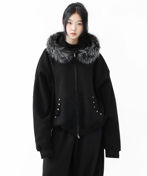 minsobi（ミンソビ）の「ファーフード スタッズジップパーカー（パーカー・メンズ・ブラック・FREE）」の22枚目の写真