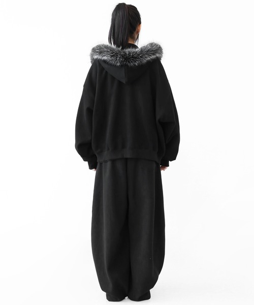 minsobi（ミンソビ）の「ファーフード スタッズジップパーカー（パーカー・メンズ・ブラック・FREE）」の16枚目の写真