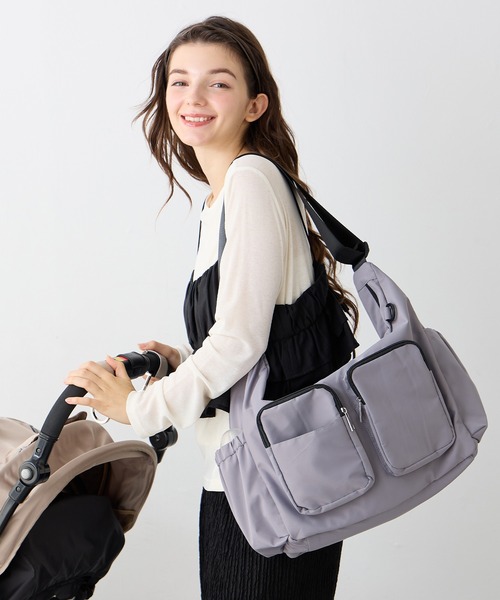 Rosemadame(ローズマダム)の「軽量×撥水×11ポケット。子育てに便利な多機能ハジカルペアレンツショルダーバッグ/マザーズバッグ(ショルダーバッグ・レディース・グレー/ブラック/アイボリー・FREE)」の3枚目の写真