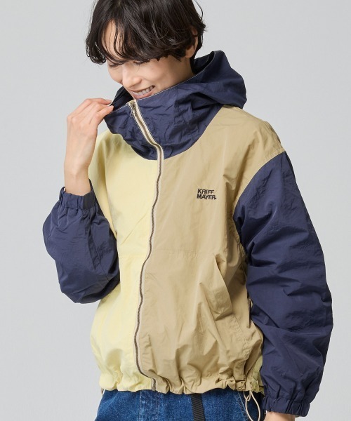 KRIFF MAYER Lady's Collection(クリフメイヤーレディースコレクション)の「【花粉防止/静電気防止】撥水ドロップ フードジャケット / マウンテンパーカー(防汚加工・Aライン)(マウンテンパーカー・レディース・カラフル/その他5/ネイビー/ベージュ/クリーム・LARGE/MEDIUM)」の9枚目の写真