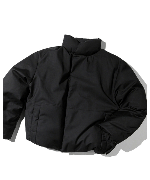 BESLOW(ビースロー)の「OVERSIZED MINIMAL PUFFER DOWN JACKET BLACK(ダウンジャケット/コート・メンズ・その他・SMALL/MEDIUM/LARGE/X-LARGE)」の2枚目の写真