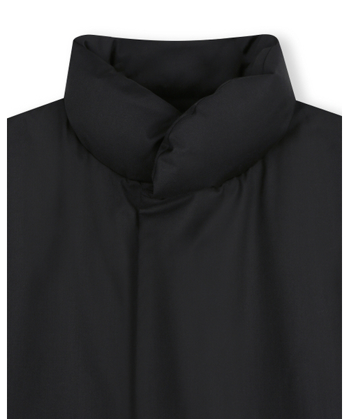 BESLOW(ビースロー)の「OVERSIZED MINIMAL PUFFER DOWN JACKET BLACK(ダウンジャケット/コート・メンズ・その他・SMALL/MEDIUM/LARGE/X-LARGE)」の3枚目の写真