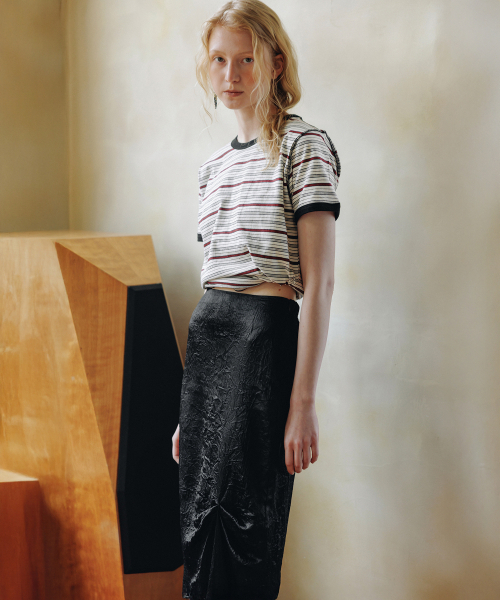 ANDNEEDS(アンドニーズ)の「Pin satin skirt (black)(スカート・レディース・その他・FREE)」の3枚目の写真