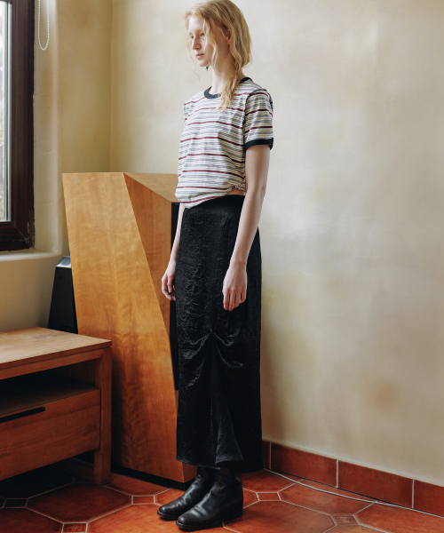 ANDNEEDS(アンドニーズ)の「Pin satin skirt (black)(スカート・レディース・その他・FREE)」の5枚目の写真