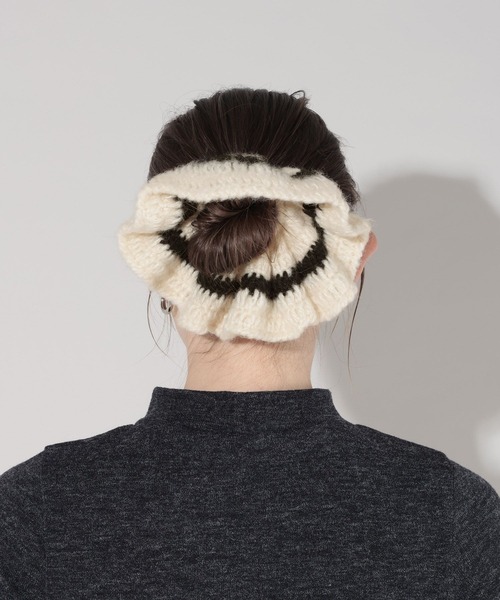 GEORGE'S（ジョージズ）の「BIGニットシュシュ（シュシュ・レディース・ブラウン系その他/ブルー系その他/ホワイト系その他・FREE）」の4枚目の写真