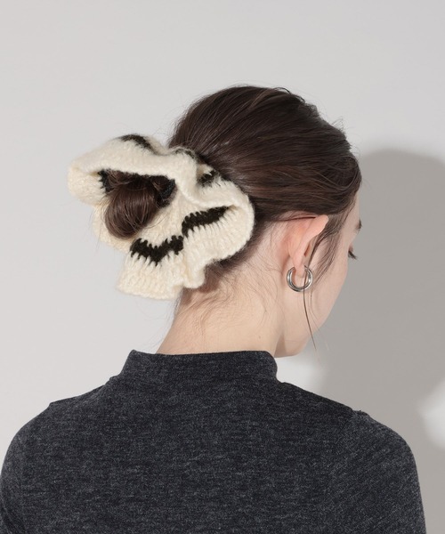 GEORGE'S（ジョージズ）の「BIGニットシュシュ（シュシュ・レディース・ブラウン系その他/ブルー系その他/ホワイト系その他・FREE）」の5枚目の写真