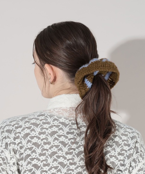 GEORGE'S（ジョージズ）の「BIGニットシュシュ（シュシュ・レディース・ブラウン系その他/ブルー系その他/ホワイト系その他・FREE）」の6枚目の写真