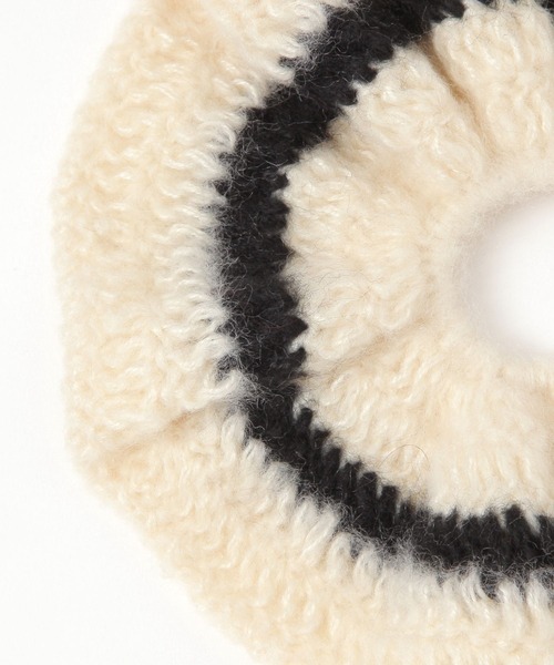 GEORGE'S（ジョージズ）の「BIGニットシュシュ（シュシュ・レディース・ブラウン系その他/ブルー系その他/ホワイト系その他・FREE）」の13枚目の写真