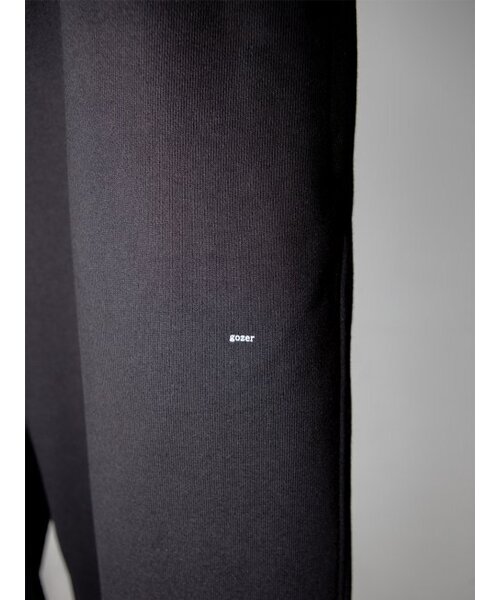 GOZER(ゴーザー)の「WIDE TRAINER SWEAT PANTS_BLACK(スウェットパンツ・メンズ・ブラック・ONE SIZE)」の3枚目の写真