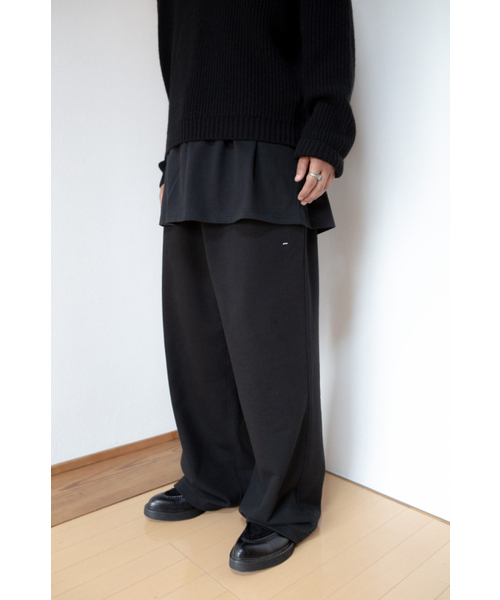 GOZER(ゴーザー)の「WIDE TRAINER SWEAT PANTS_BLACK(スウェットパンツ・メンズ・ブラック・ONE SIZE)」の6枚目の写真