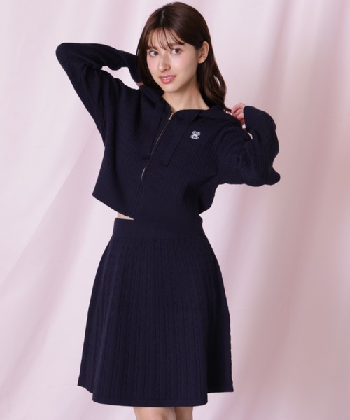 JILL by JILL STUART(ジルバイジルスチュアート)の「◇ケーブルニットパーカーセットアップ(ワンピース・レディース・グレー/ネイビー/イエロー/ピンク・FREE)」の2枚目の写真