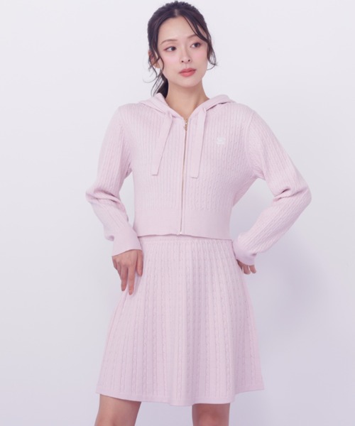 JILL by JILL STUART(ジルバイジルスチュアート)の「◇ケーブルニットパーカーセットアップ(ワンピース・レディース・グレー/ネイビー/イエロー/ピンク・FREE)」の4枚目の写真