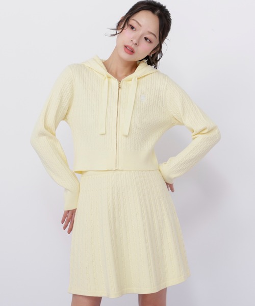 JILL by JILL STUART(ジルバイジルスチュアート)の「◇ケーブルニットパーカーセットアップ(ワンピース・レディース・グレー/ネイビー/イエロー/ピンク・FREE)」の3枚目の写真