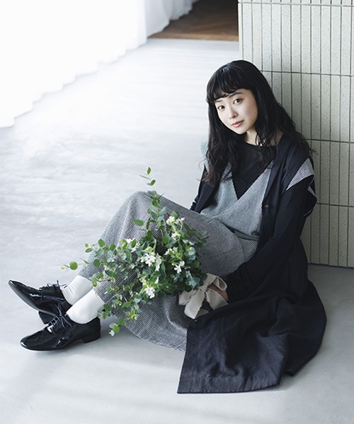 studio CLIP（スタディオクリップ）の「《natural by clip》LRフレアジャンパースカート[プチサイズあり]（ジャンパースカート・レディース・ブラック/ベージュ/チェック・PF/FREE）」の4枚目の写真