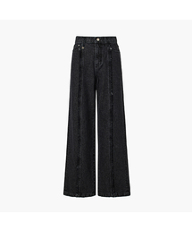 KUME（クメ）の「Relaxed Center-Frayed Denim Pants, Black（デニムパンツ）」