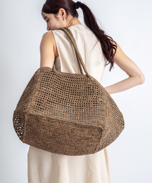 MADE IN MADA（メイドインマダ）の「【MADE IN MADA /メイドインマダ】大きめ　かごバッグ　ラフィア　トートバッグ（かごバッグ・レディース・ベージュ系その他・FREE）」の13枚目の写真