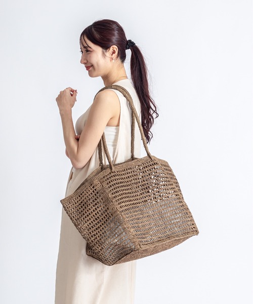 MADE IN MADA（メイドインマダ）の「【MADE IN MADA /メイドインマダ】大きめ　かごバッグ　ラフィア　トートバッグ（かごバッグ・レディース・ベージュ系その他・FREE）」の4枚目の写真