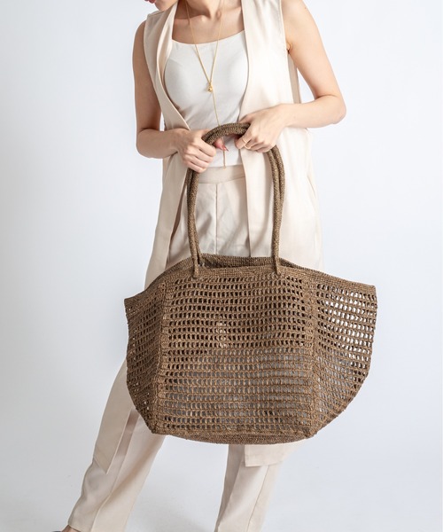 MADE IN MADA（メイドインマダ）の「【MADE IN MADA /メイドインマダ】大きめ　かごバッグ　ラフィア　トートバッグ（かごバッグ・レディース・ベージュ系その他・FREE）」の6枚目の写真