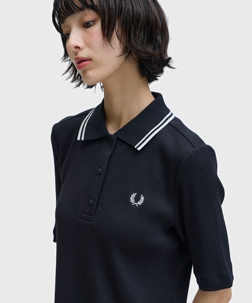 FRED PERRY（フレッドペリー）の「Ribbed Polo Dress／リブポロシャツワンピース（ワンピース・レディース・ブラック・10）」の5枚目の写真
