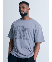 AIRIT（アイリット）の「スクリプトプリントTシャツ AM1176 GY（Tシャツ/カットソー）」