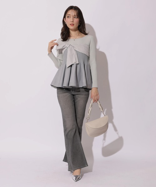 Apuweiser-riche(アプワイザーリッシェ)の「ポイントパーツフレアデニム(その他パンツ・レディース・ライトブルー/ネイビー/グレー・0/1/2)」の6枚目の写真