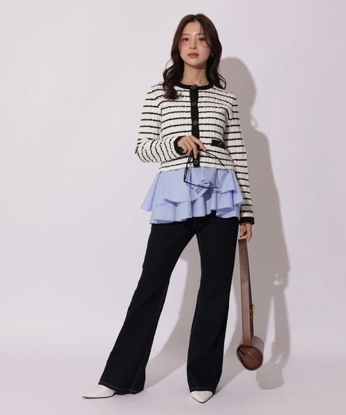 Apuweiser-riche(アプワイザーリッシェ)の「ポイントパーツフレアデニム(その他パンツ・レディース・ライトブルー/ネイビー/グレー・0/1/2)」の7枚目の写真