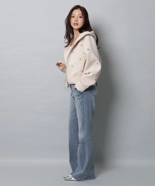 Apuweiser-riche(アプワイザーリッシェ)の「ポイントパーツフレアデニム(その他パンツ・レディース・ライトブルー/ネイビー/グレー・0/1/2)」の15枚目の写真