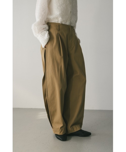 STYLEMIXER（スタイルミキサー）の「サイドタックフォルムパンツ（その他パンツ・レディース・ベージュ/ネイビー・SMALL/MEDIUM）」の3枚目の写真