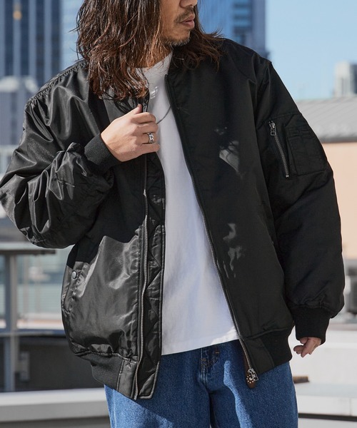 United Athle(ユナイテッドアスレ)の「【UNITED ATHLE】中綿入り コクーンシルエット ツイル地 MA-1 ジャケット 2026年春夏(MA-1・メンズ・ブラック/ネイビー/オリーブ・S/M/L/XL)」の6枚目の写真