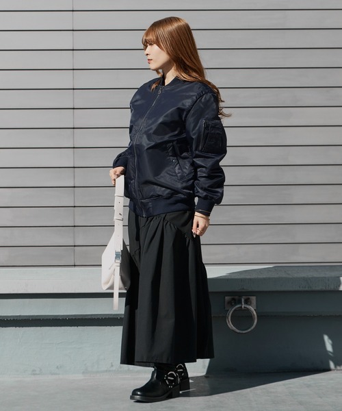 United Athle(ユナイテッドアスレ)の「【UNITED ATHLE】中綿入り コクーンシルエット ツイル地 MA-1 ジャケット 2026年春夏(MA-1・メンズ・ブラック/ネイビー/オリーブ・S/M/L/XL)」の20枚目の写真