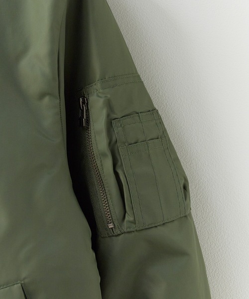 United Athle(ユナイテッドアスレ)の「【UNITED ATHLE】中綿入り コクーンシルエット ツイル地 MA-1 ジャケット 2026年春夏(MA-1・メンズ・ブラック/ネイビー/オリーブ・S/M/L/XL)」の14枚目の写真