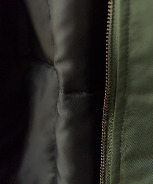 United Athle(ユナイテッドアスレ)の「【UNITED ATHLE】中綿入り コクーンシルエット ツイル地 MA-1 ジャケット 2026年春夏(MA-1・メンズ・ブラック/ネイビー/オリーブ・S/M/L/XL)」の10枚目の写真