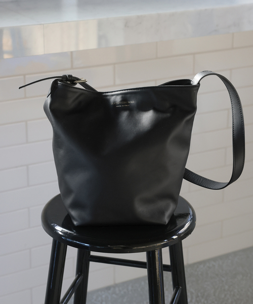 SLOBE IENA(スローブイエナ)の「ANTONELLO MASI SLOBE別注 バケツバッグ LUANA(ショルダーバッグ・レディース・ボルドー/ブラック・FREE)」の15枚目の写真