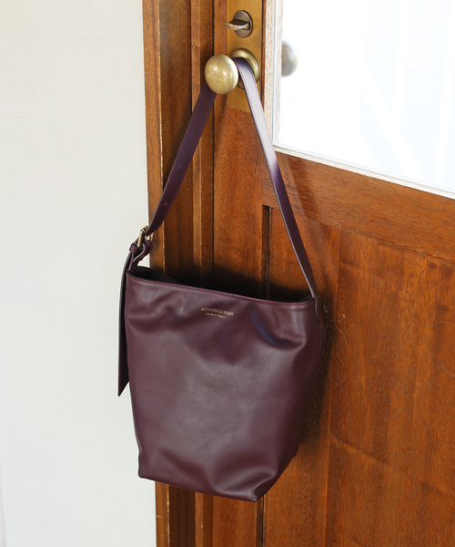 SLOBE IENA(スローブイエナ)の「ANTONELLO MASI SLOBE別注 バケツバッグ LUANA(ショルダーバッグ・レディース・ボルドー/ブラック・FREE)」の16枚目の写真