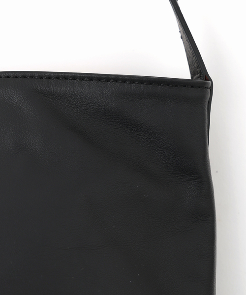 SLOBE IENA(スローブイエナ)の「ANTONELLO MASI SLOBE別注 バケツバッグ LUANA(ショルダーバッグ・レディース・ボルドー/ブラック・FREE)」の12枚目の写真